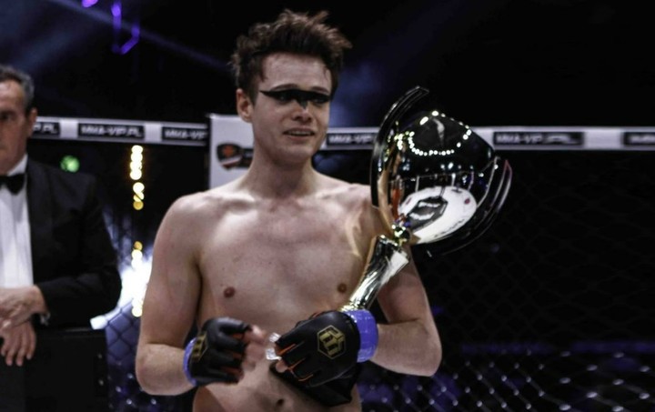 Kontroverzný mužsko-ženský zápas zaváňal zranením